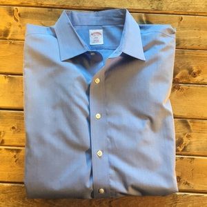 Brooks Brothers - 17 1/2 - 37 - Near Perfect!